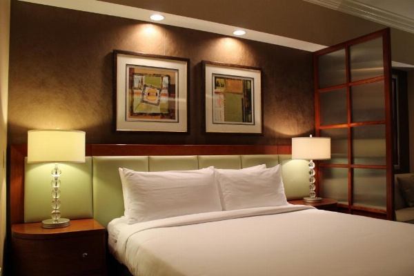 Luxury Suites International at The Signature image 11