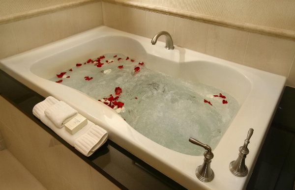 Luxury Suites International at The Signature image 7